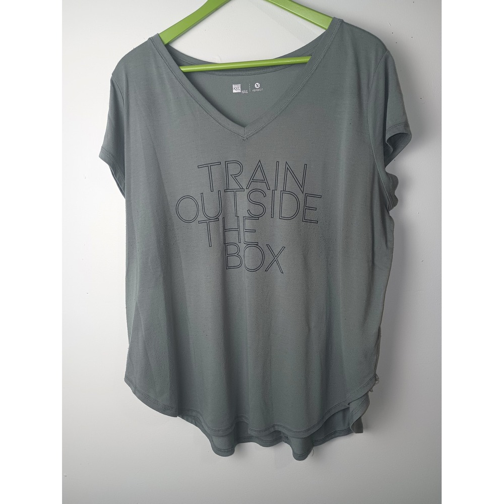 Xersion Women XXL Sage Green Train Outside The Box Graphic V-Neck Activewear Tee